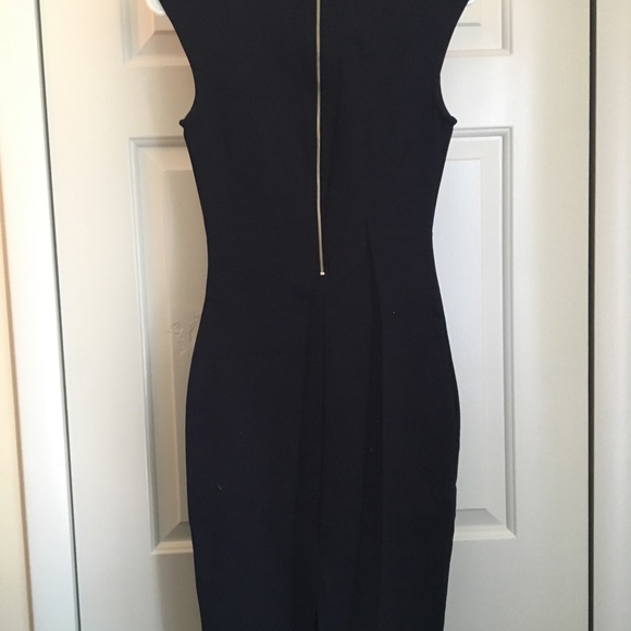 2/$11 💙 Navy Deep V Body Con Dress. NWOT - Picture 7 of 8